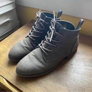 american eagle dark gray/green lace up ankle boot size 7.5